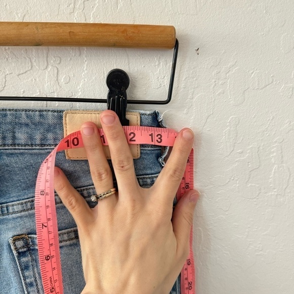 Everlane Curvy Cheeky Jean 26 Crop Light Wash - Picture 4 of 11